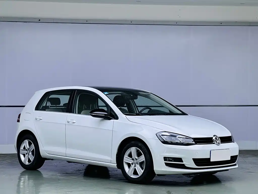 Volkswagen Golf 2017 230TSI AT Luxury