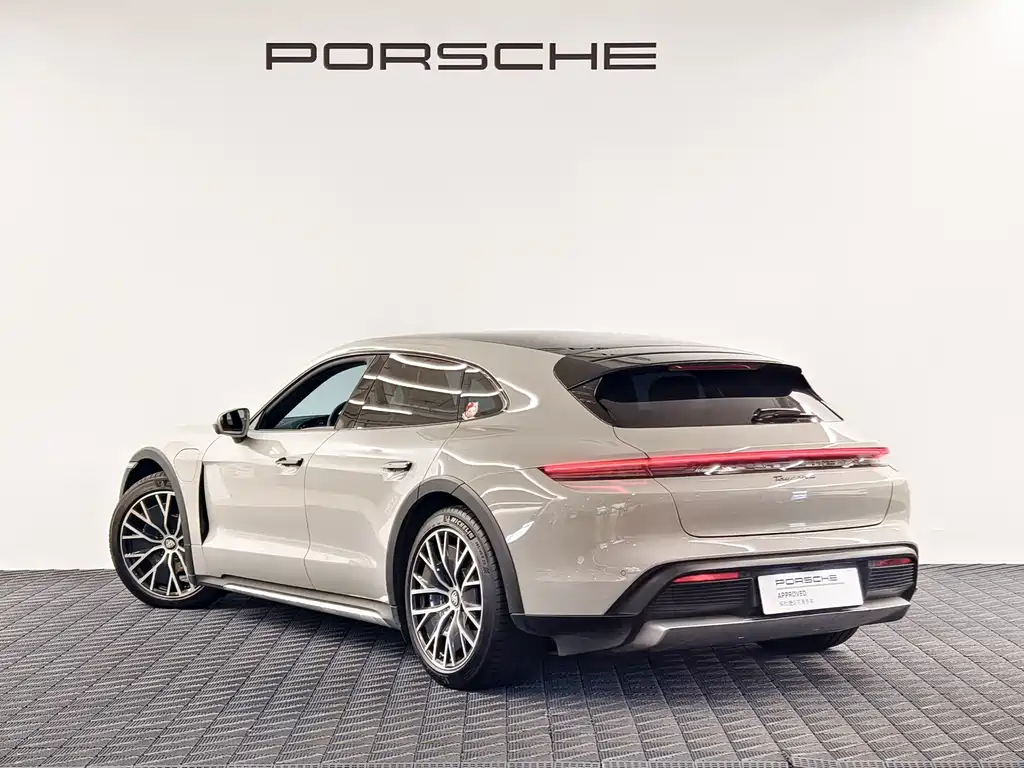 Porsche Taycan — миниатюра 5