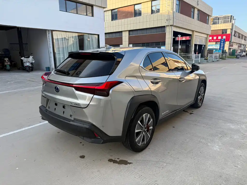 Lexus UX New Energy — миниатюра 9