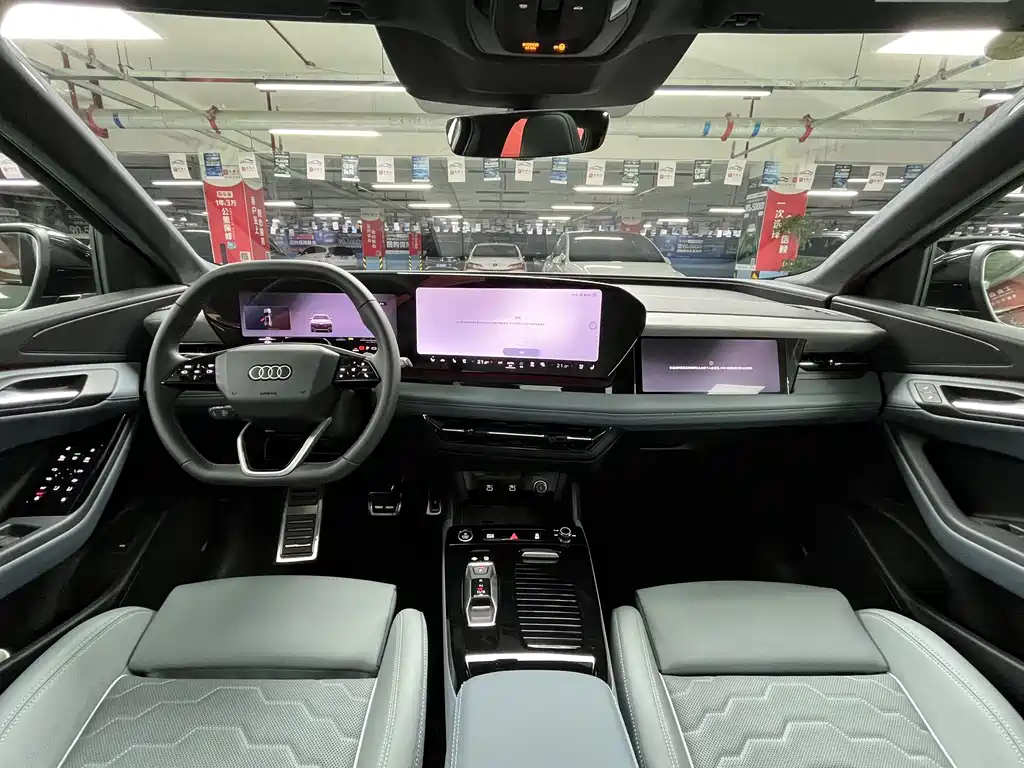 AUDI Q6L E TRON