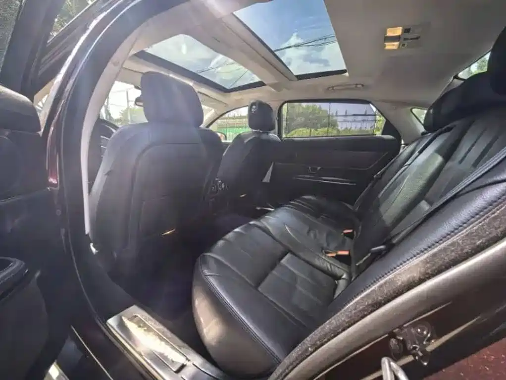 Jaguar XJ — миниатюра 8