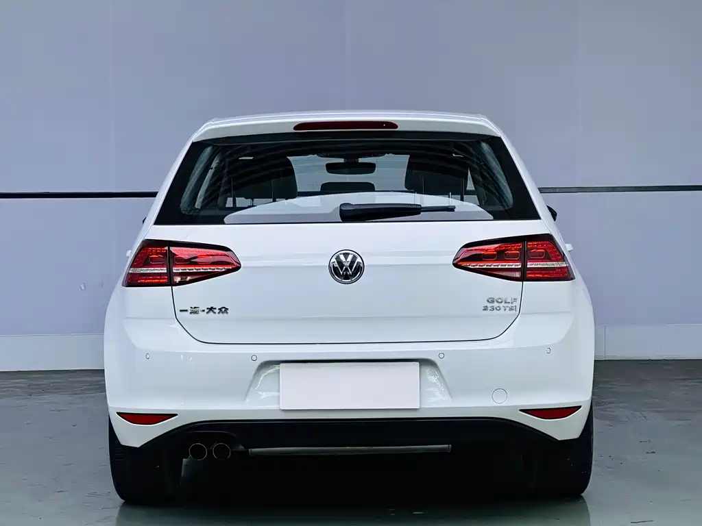 Volkswagen Golf 2017 230TSI AT Luxury