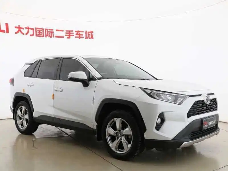 Toyota RAV4 — миниатюра 3