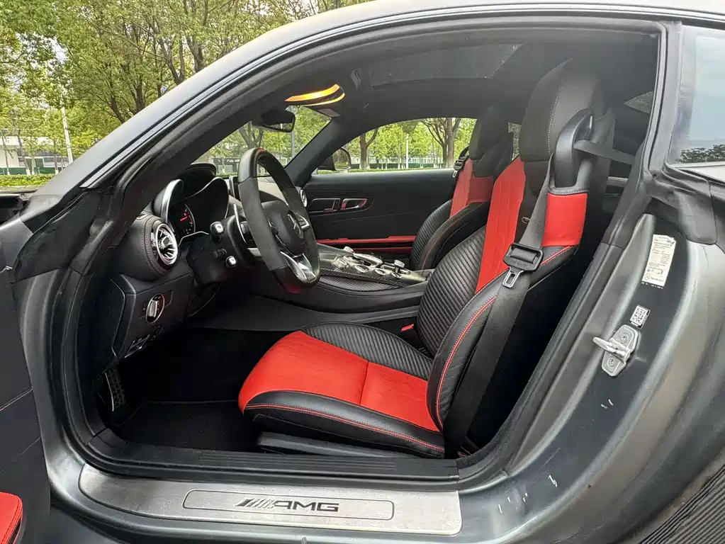 MERCEDES-BENZ AMG GT