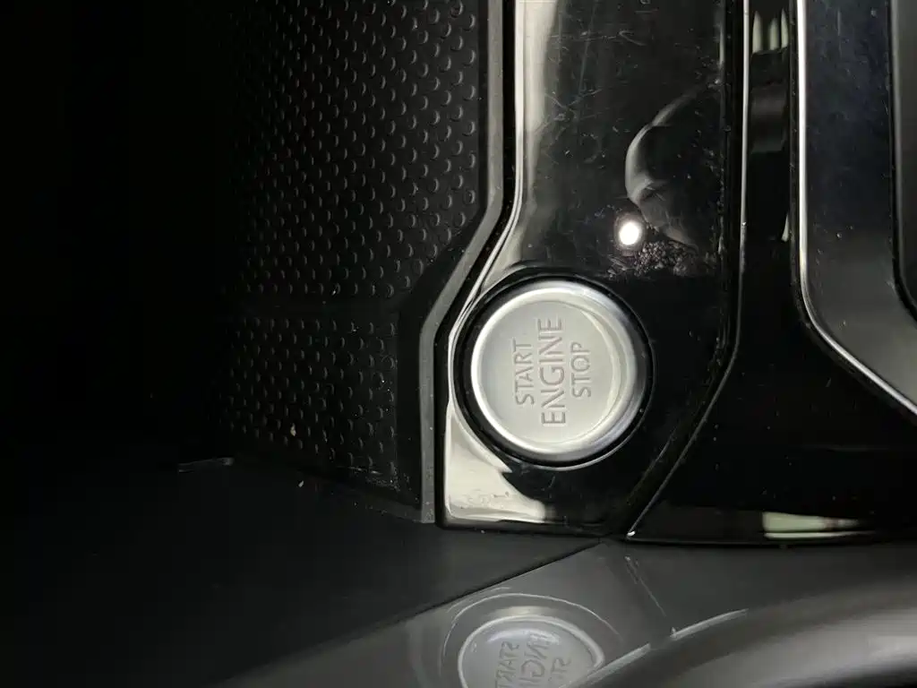 VOLKSWAGEN T ROC EXPLORING SONGS