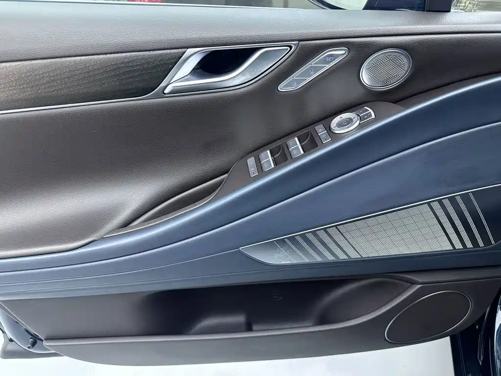 Genesis G80 — миниатюра 7