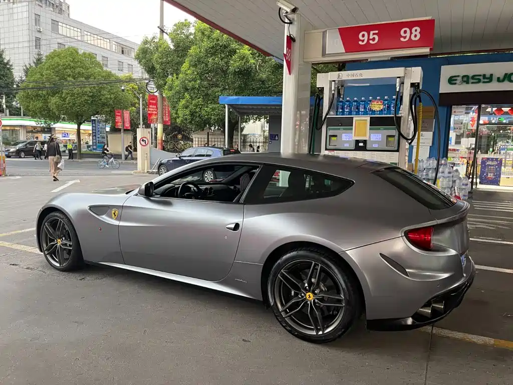 Ferrari FF — миниатюра 2