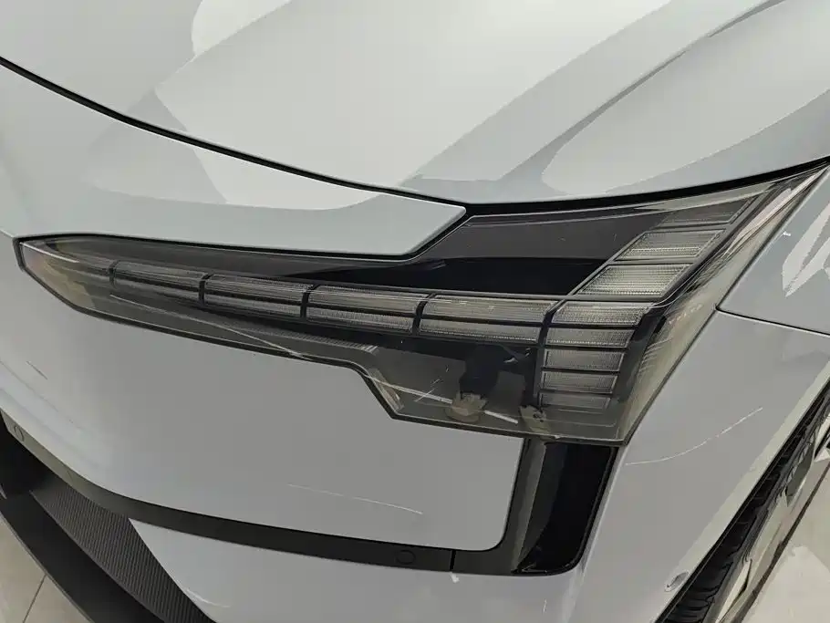 Volvo EX30 — миниатюра 5