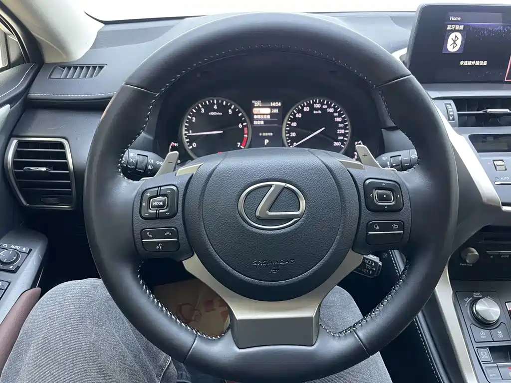 Lexus NX — миниатюра 9