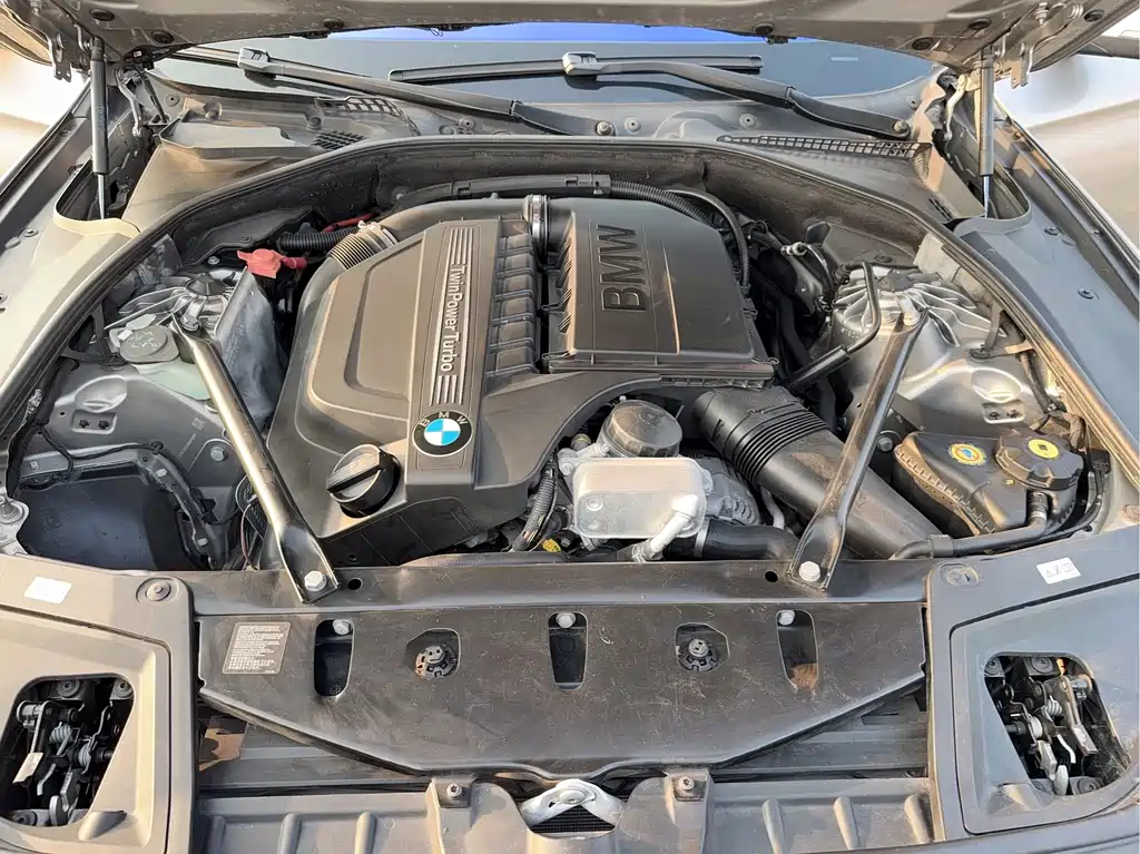 BMW 5 Series — миниатюра 16
