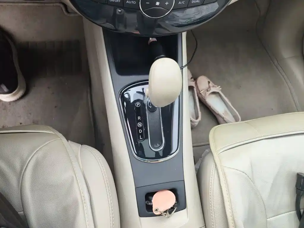 Nissan Tiida — миниатюра 10