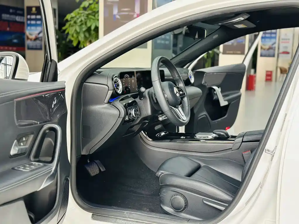 MERCEDES-BENZ A CLASS