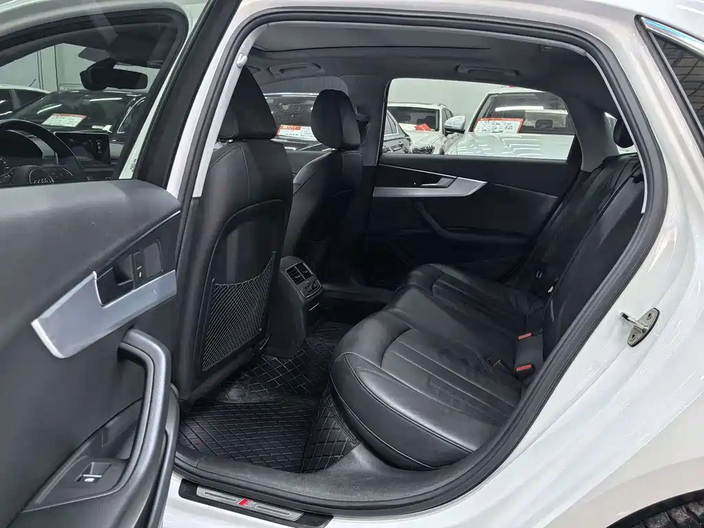 Audi A4L 2019 40 TFSI Fashion VI