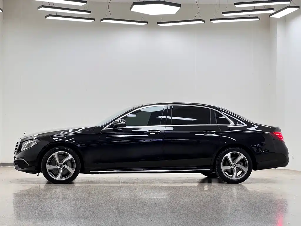 Mercedes-Benz E-Class — миниатюра 4