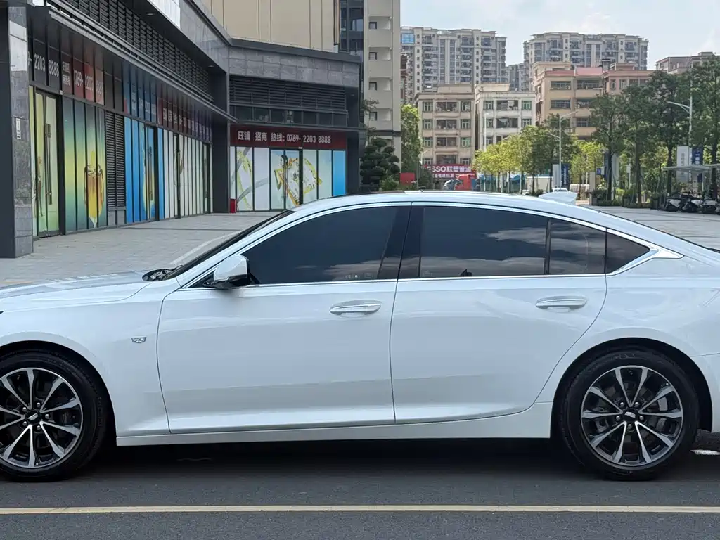 Cadillac CT5 — миниатюра 8