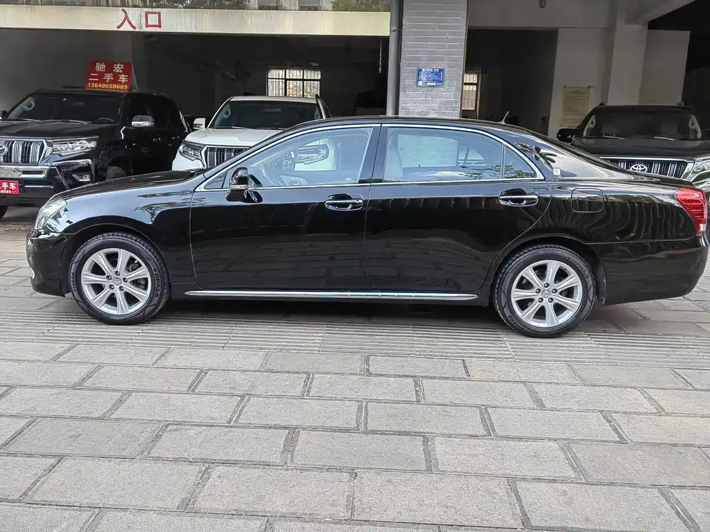 Toyota Crown 2010 3.0L Royal Saloon VIP