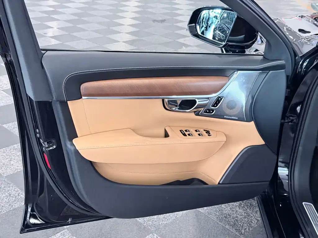 Volvo S90 — миниатюра 5