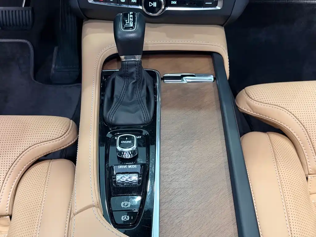 Volvo S90 — миниатюра 10