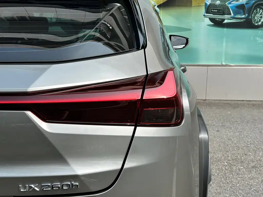 Lexus UX — миниатюра 9