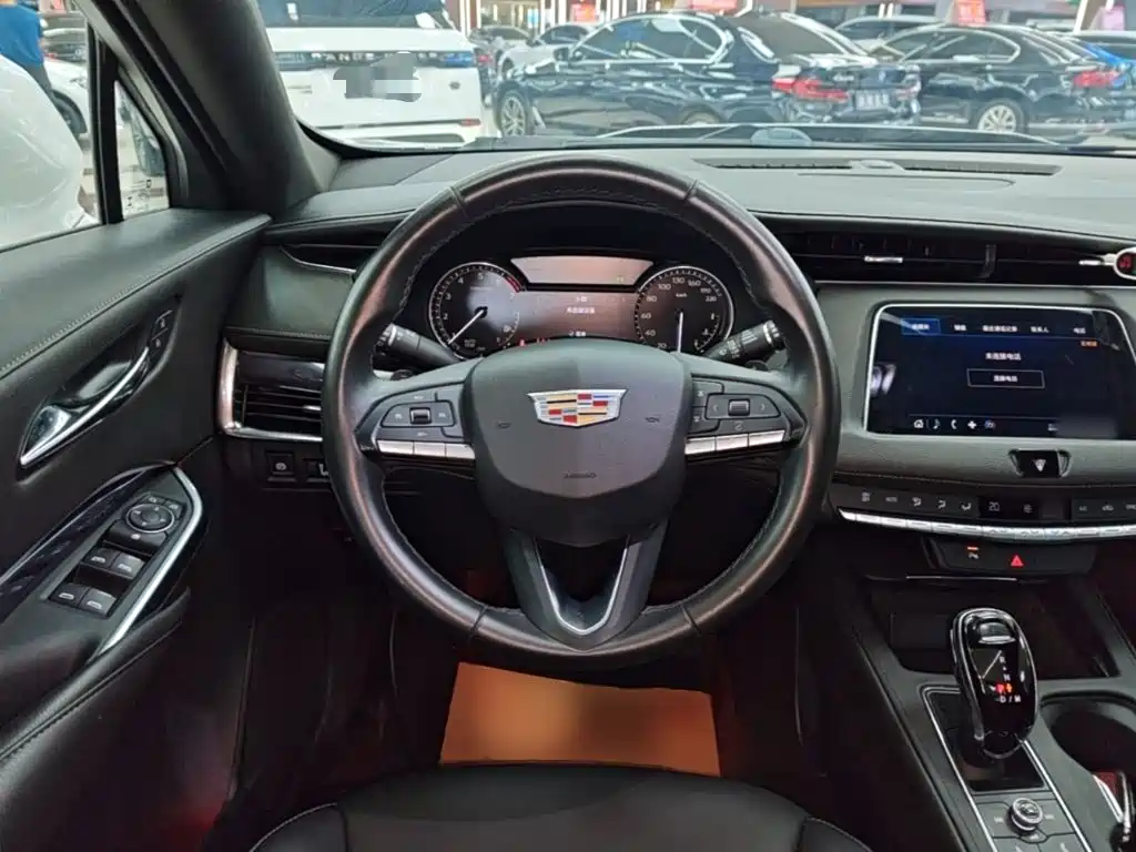 Cadillac XT4 — миниатюра 11