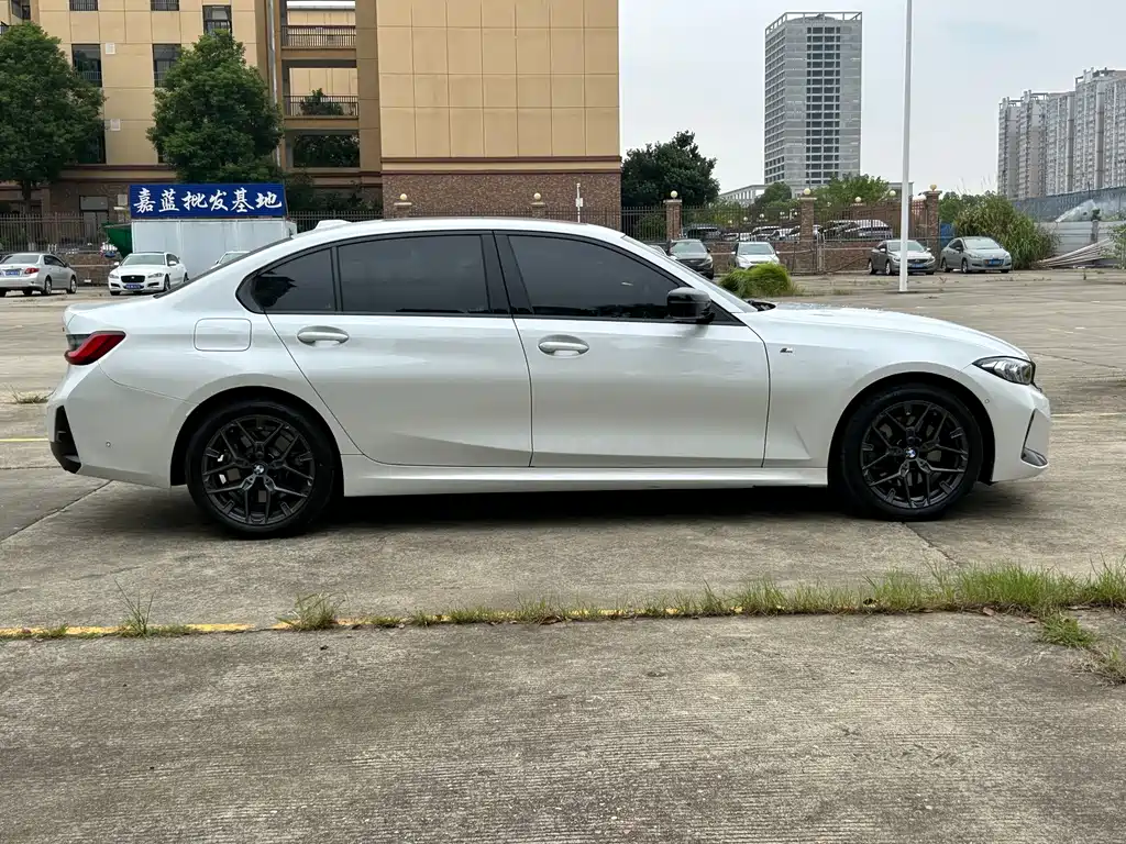 BMW 3 Series — миниатюра 11