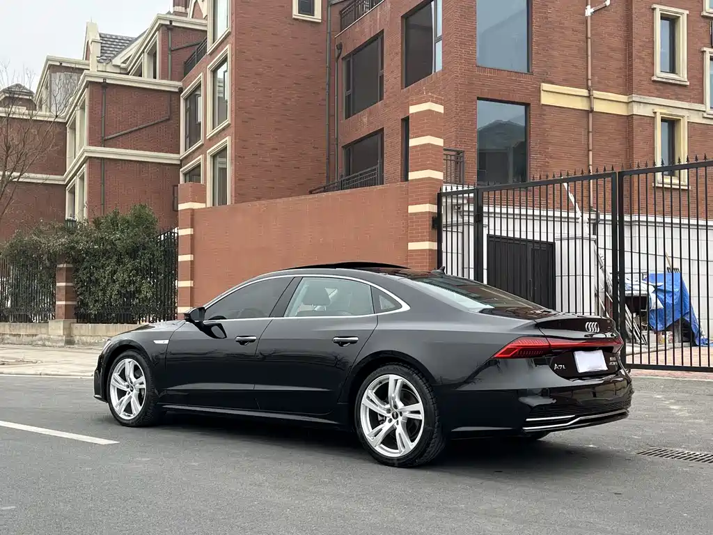 AUDI A7L
