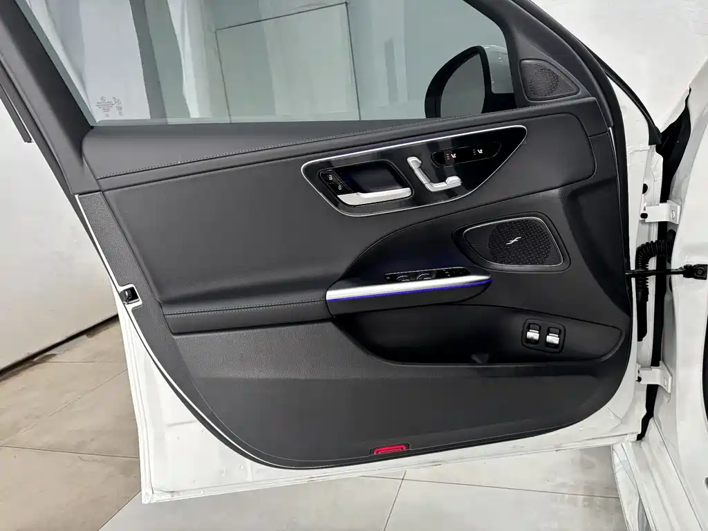 Mercedes-Benz C-Class New Energy C 350 eL, фото 10
