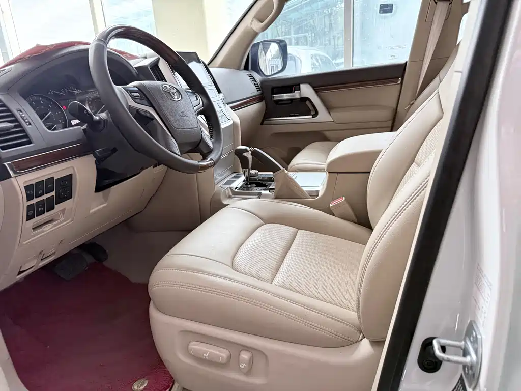 Toyota Land Cruiser — миниатюра 8