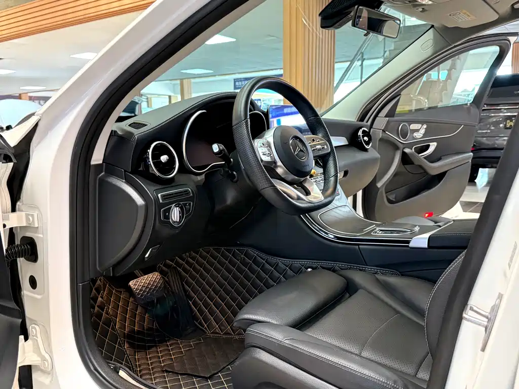 Mercedes-Benz C-Class — миниатюра 20