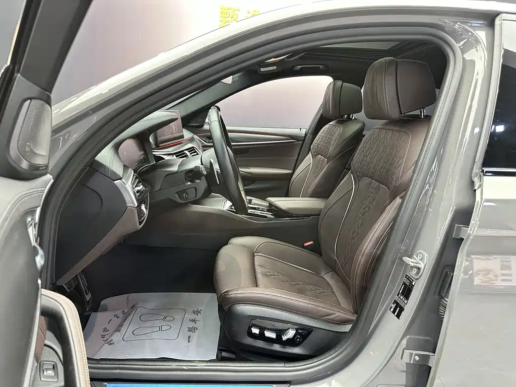 BMW 5 Series (Import) — миниатюра 7