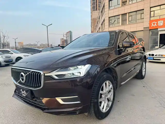 VOLVO XC60 2020