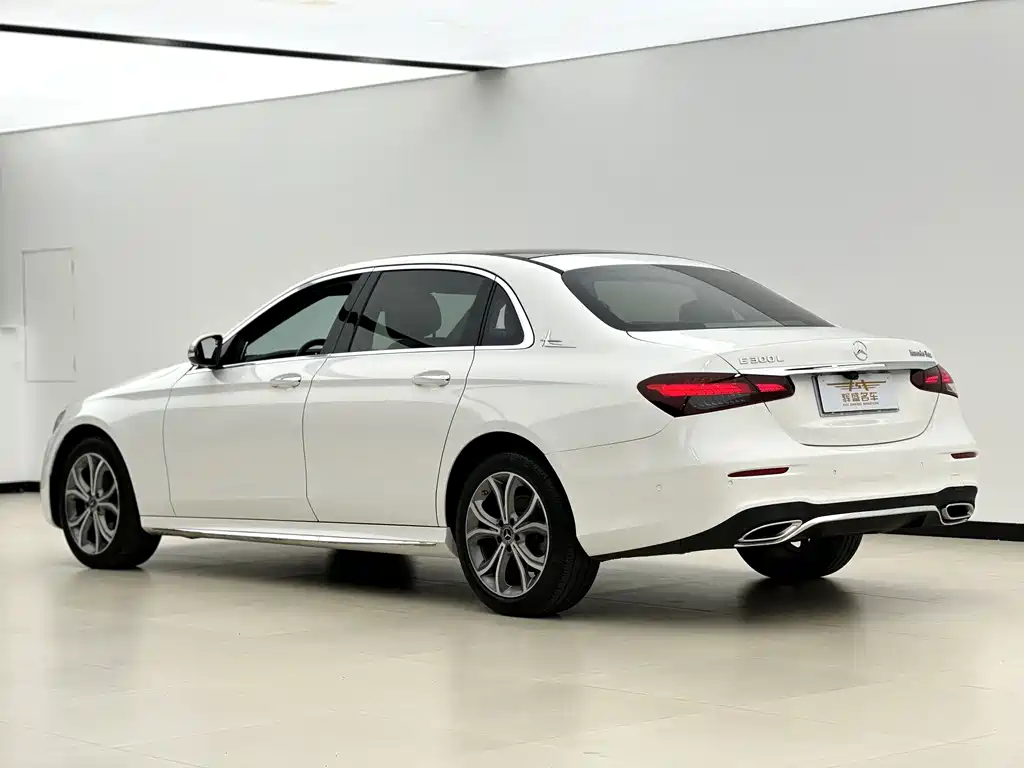 Mercedes-Benz E-Class — миниатюра 3