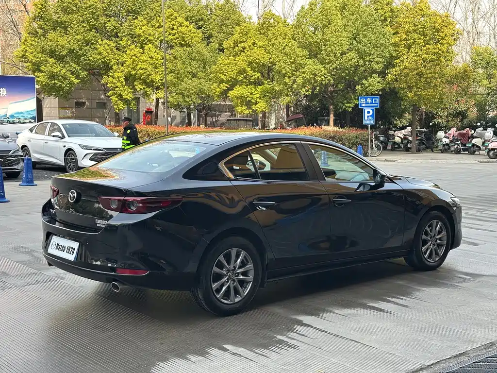 MAZDA 3 ANGKESAILA