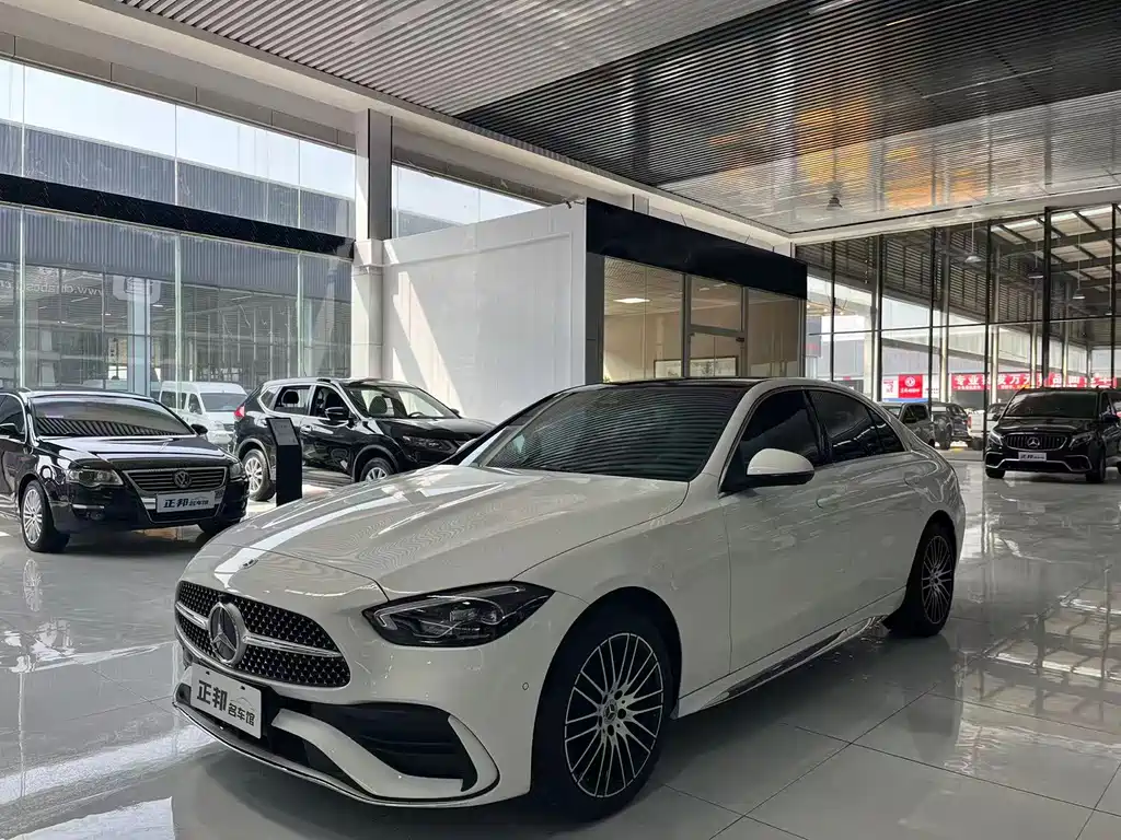Mercedes-Benz C-Class 2025