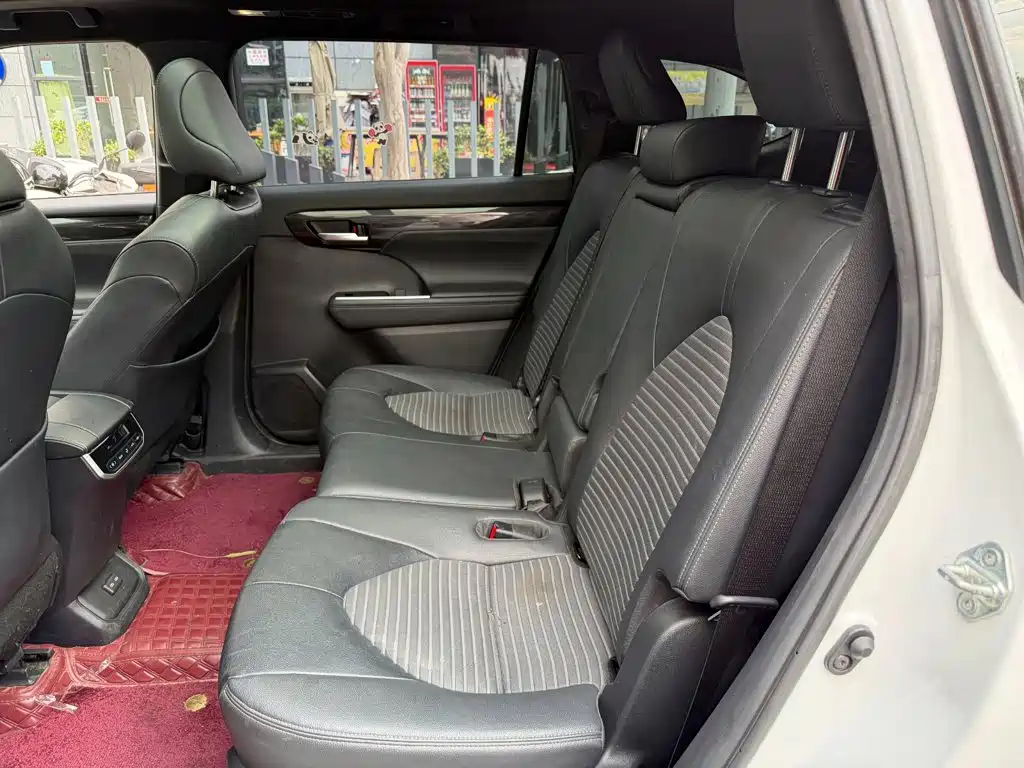 Toyota Crown Kluger — миниатюра 12