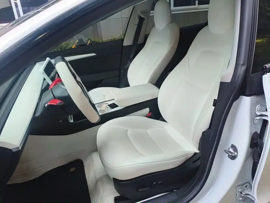 Tesla Model 3 — миниатюра 15