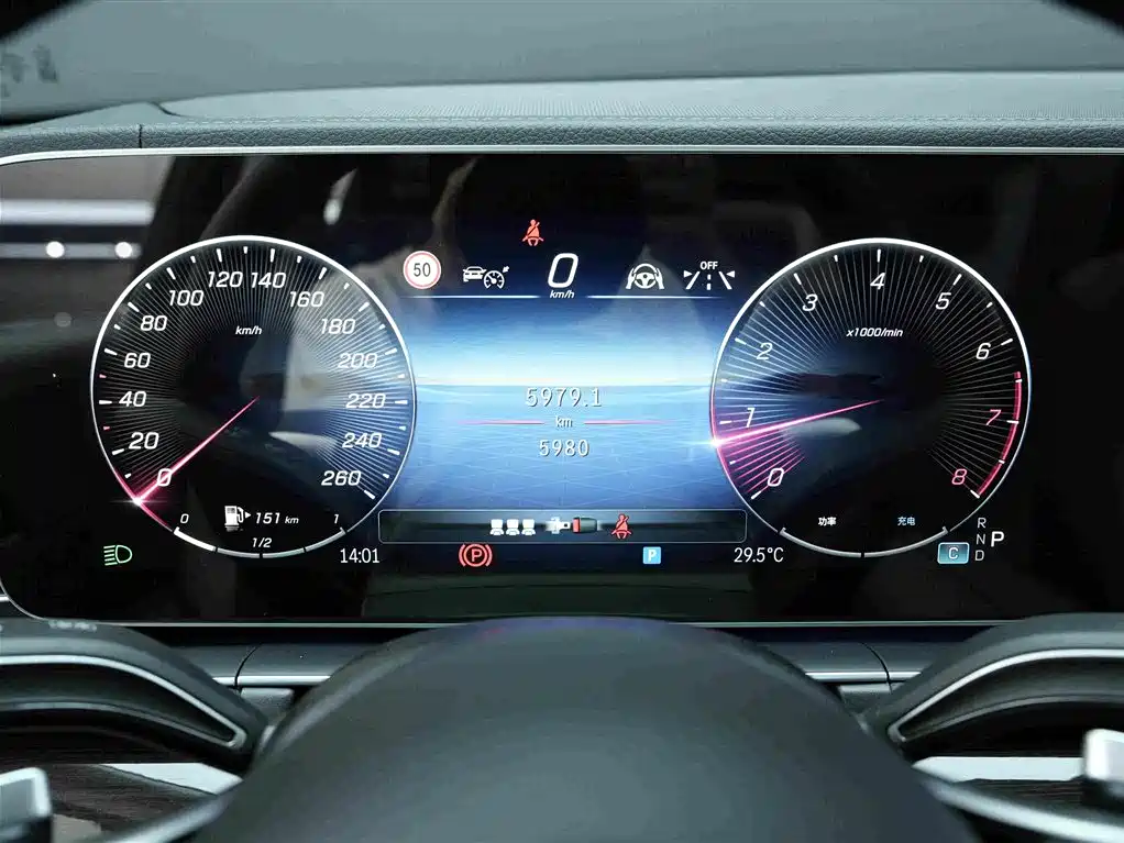 Mercedes-Benz GLE (Import) — миниатюра 8