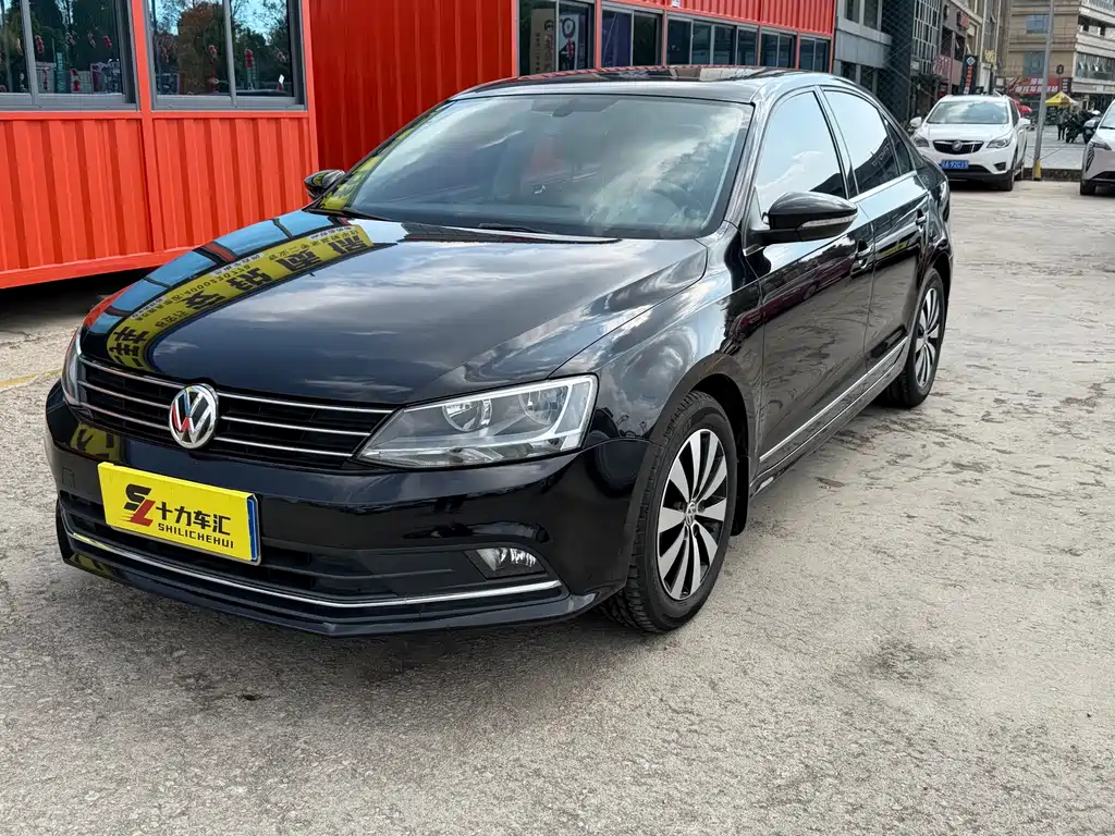 Volkswagen Sagitar 2018