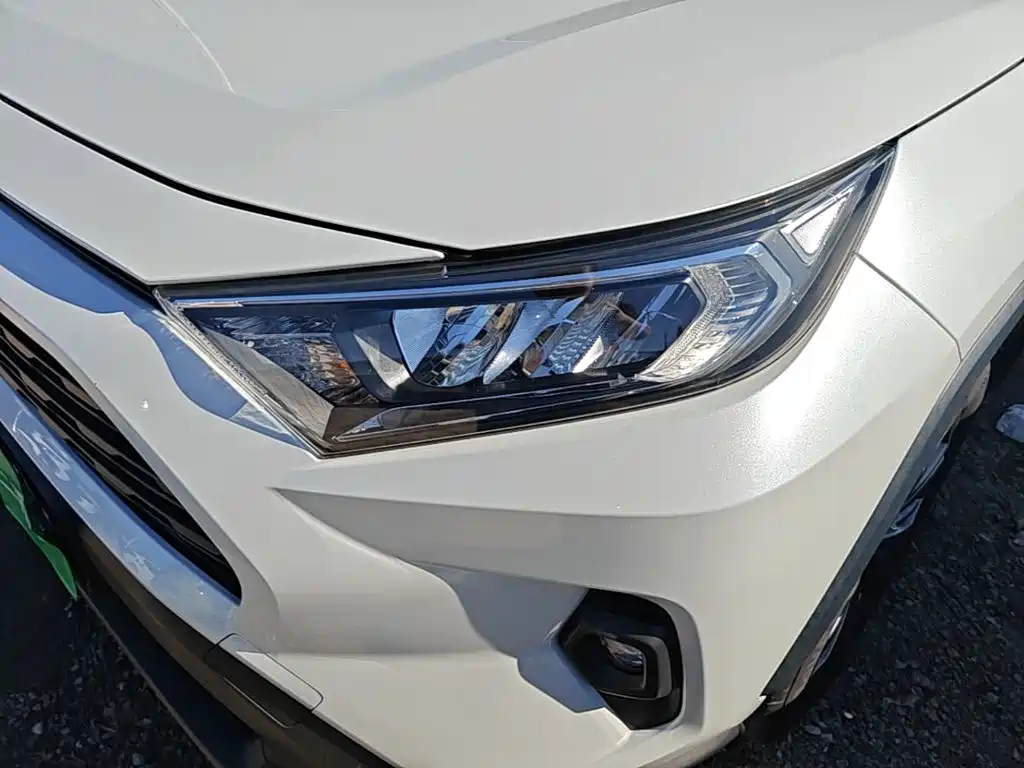 Toyota RAV4 — миниатюра 24