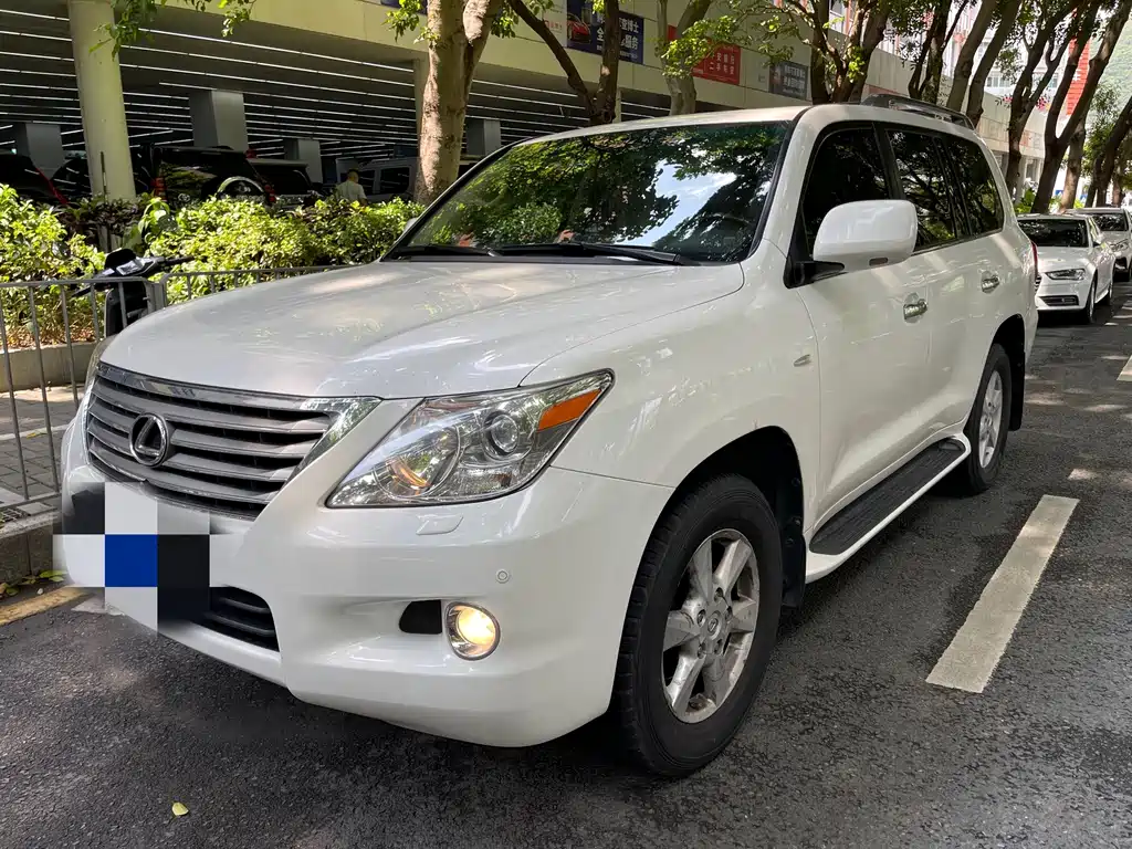Lexus LX