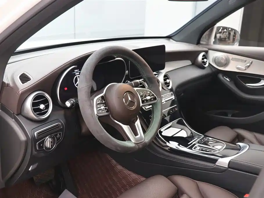 MERCEDES-BENZ GLC