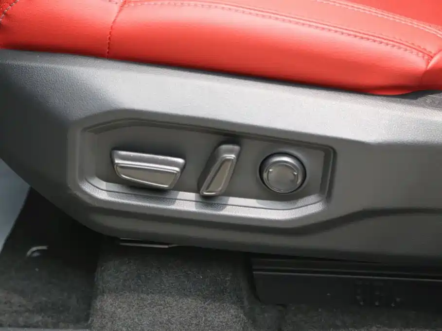 Toyota Sequoia — миниатюра 12