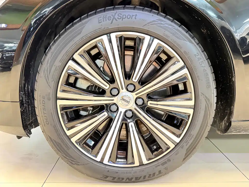 Volvo S90 PHEV — миниатюра 14