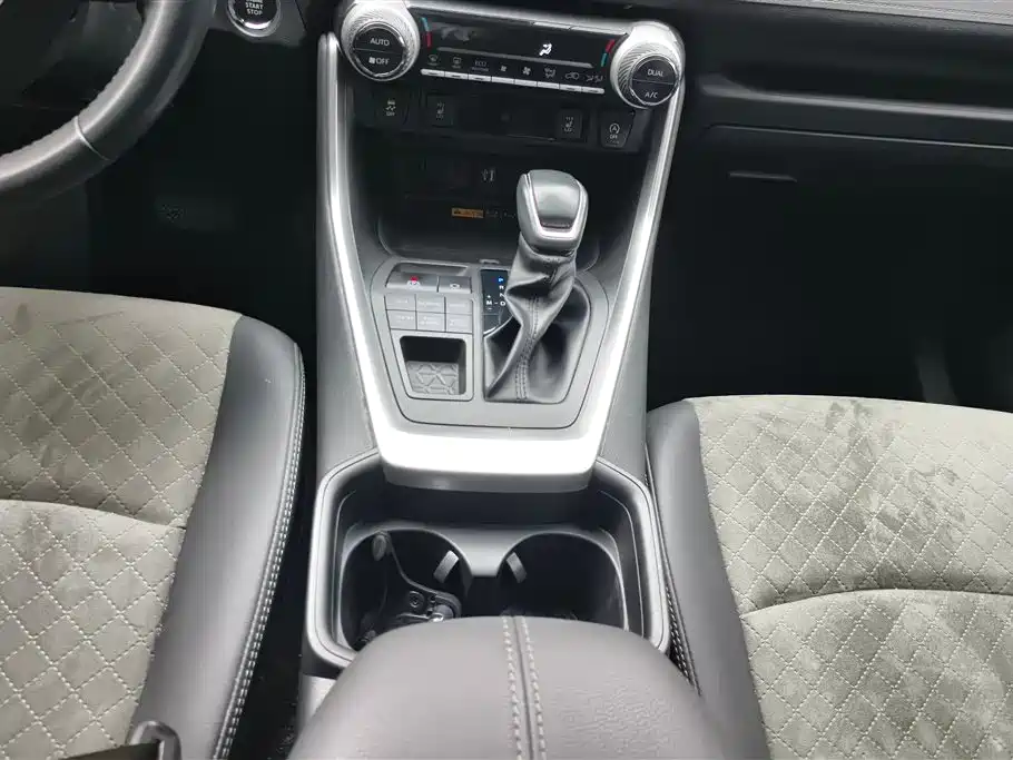 TOYOTA RAV4 RONGFANG