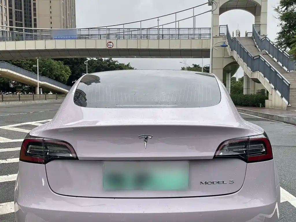 Tesla Model 3 — миниатюра 6