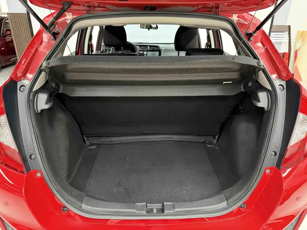 Honda Fit — миниатюра 6