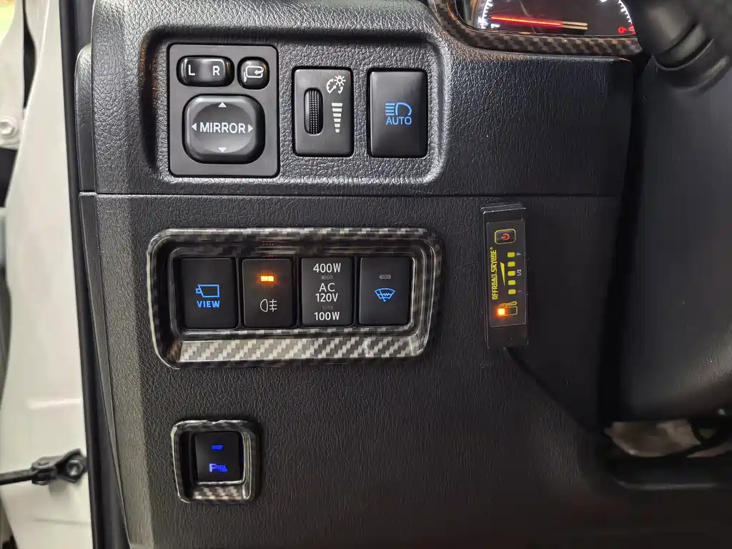 Toyota 4Runner — миниатюра 8
