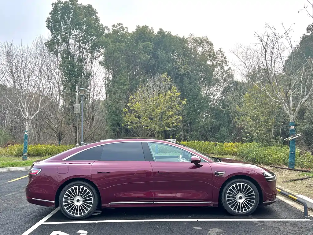 AITO ENJOY THE WORLD S9