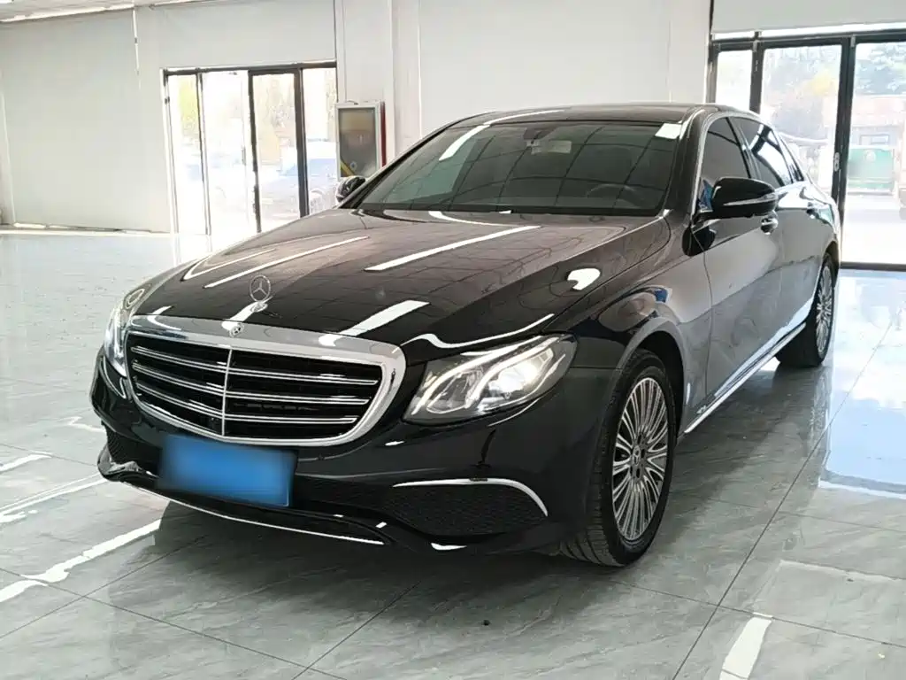 Mercedes-Benz E-Class — миниатюра 2
