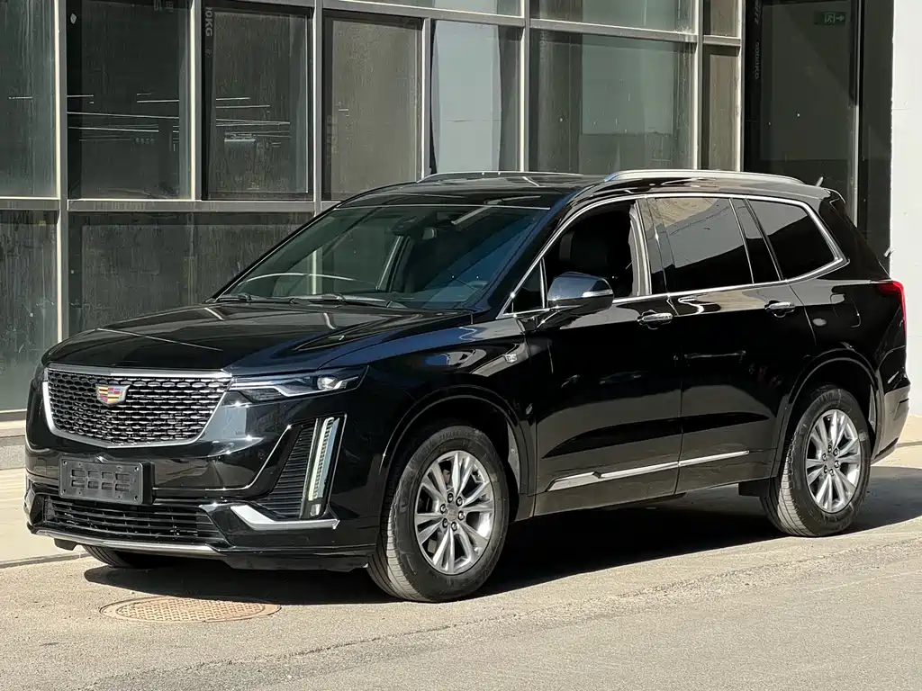 CADILLAC XT6